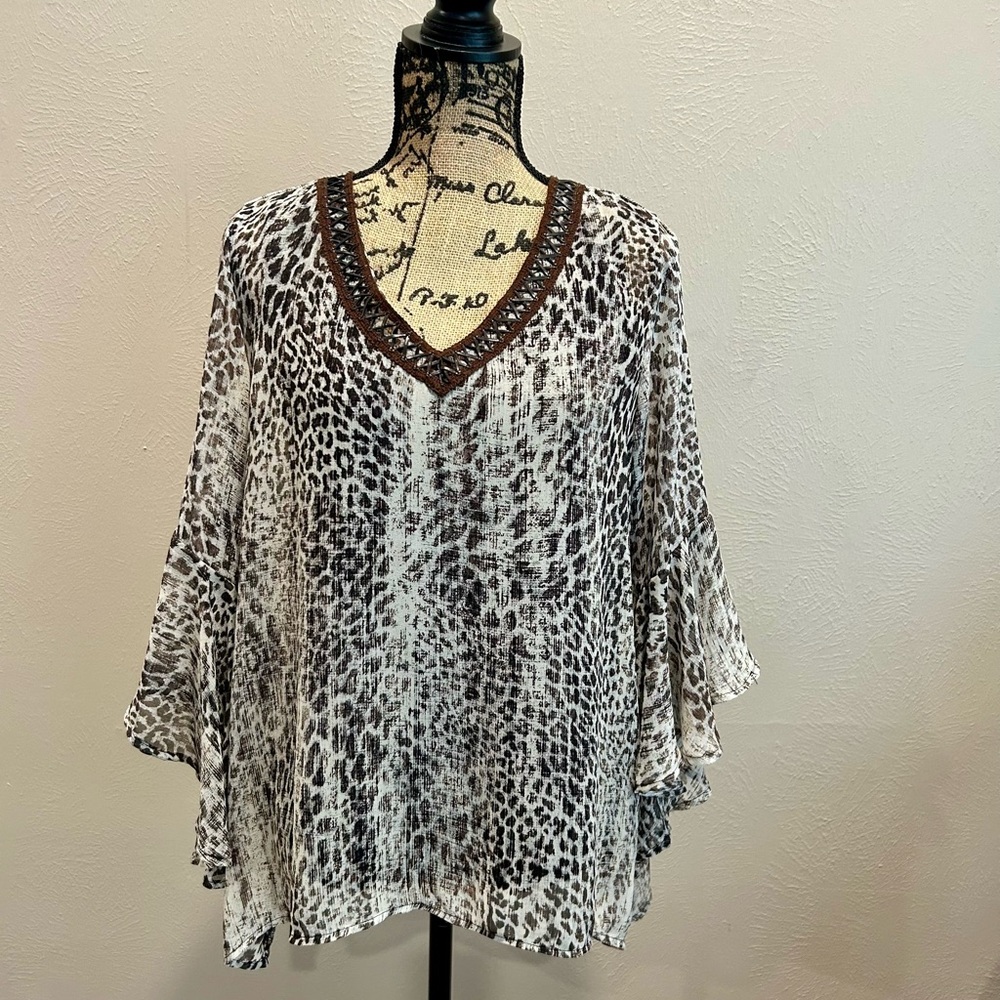 Leopard Print V-Neck Blouse